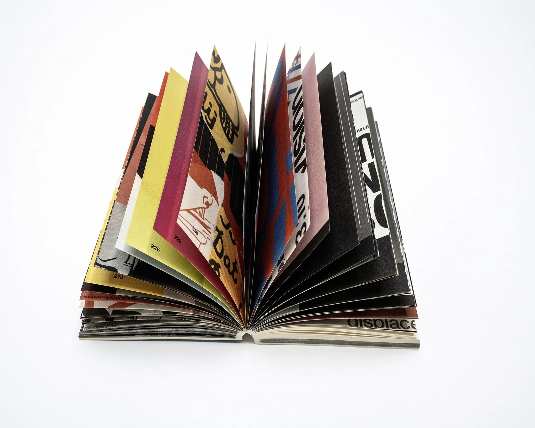 O.OO『NO MAGIC IN RISO』 No Magic in Riso - A bilingual risograph tool book – 50 Watts Books